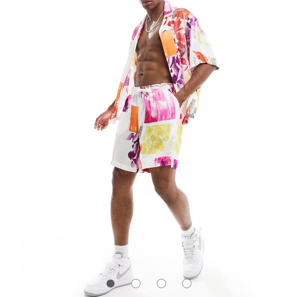 Armani Exchange Men's Bold Floral Shorts. Size‎ 36. NWT.